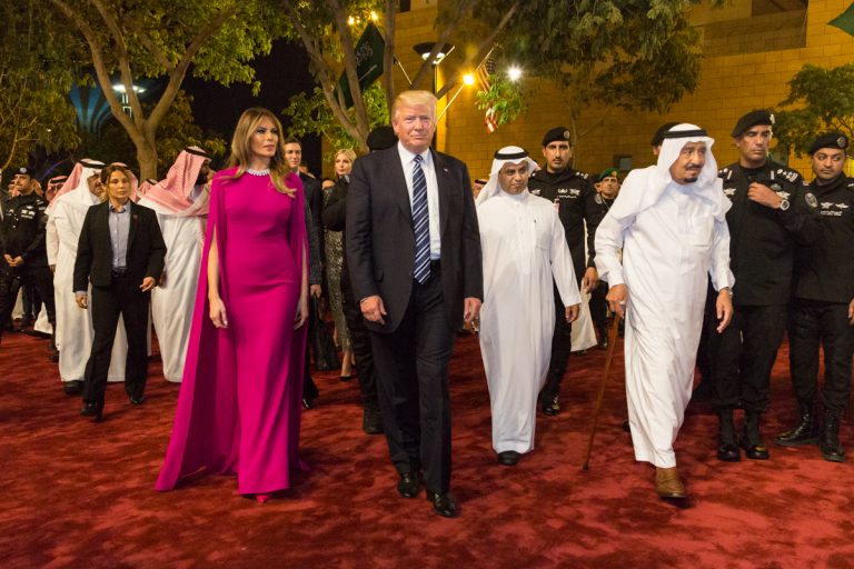 Donald_and_Melania_Trump_arrive_to_the_Murabba_Palace,_escorted_by_King_Salman_bin_Abdulaziz_Al_Saud,_May_2017